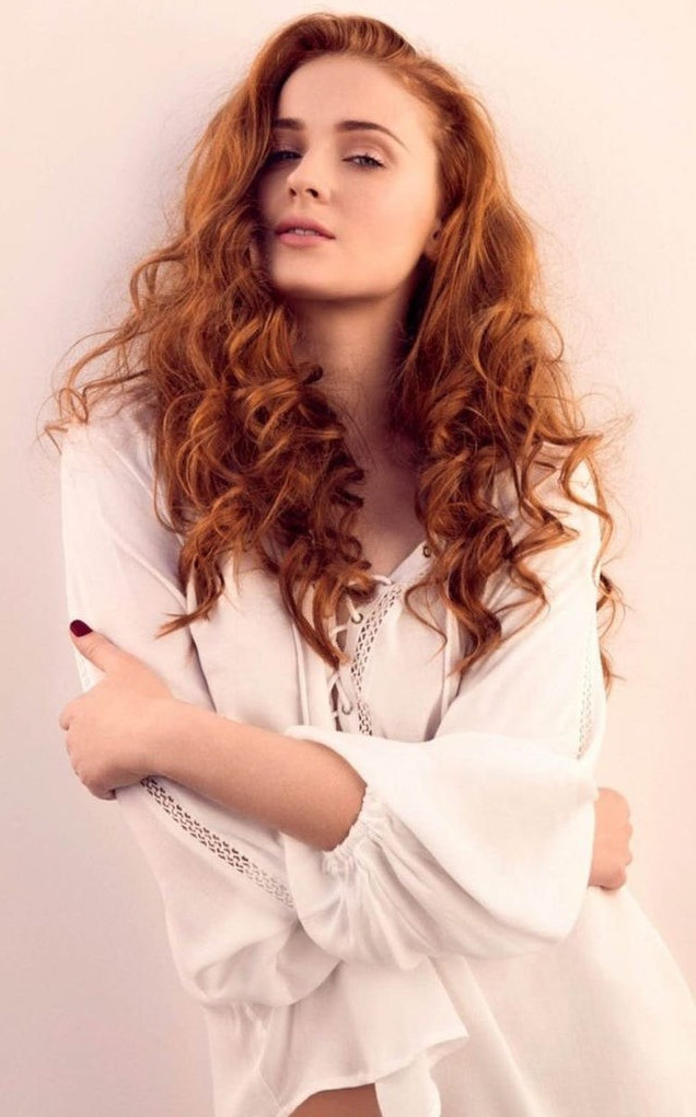 Sophie Turner  nude photo
