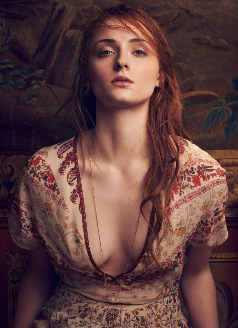 Sophie Turner  nude photo