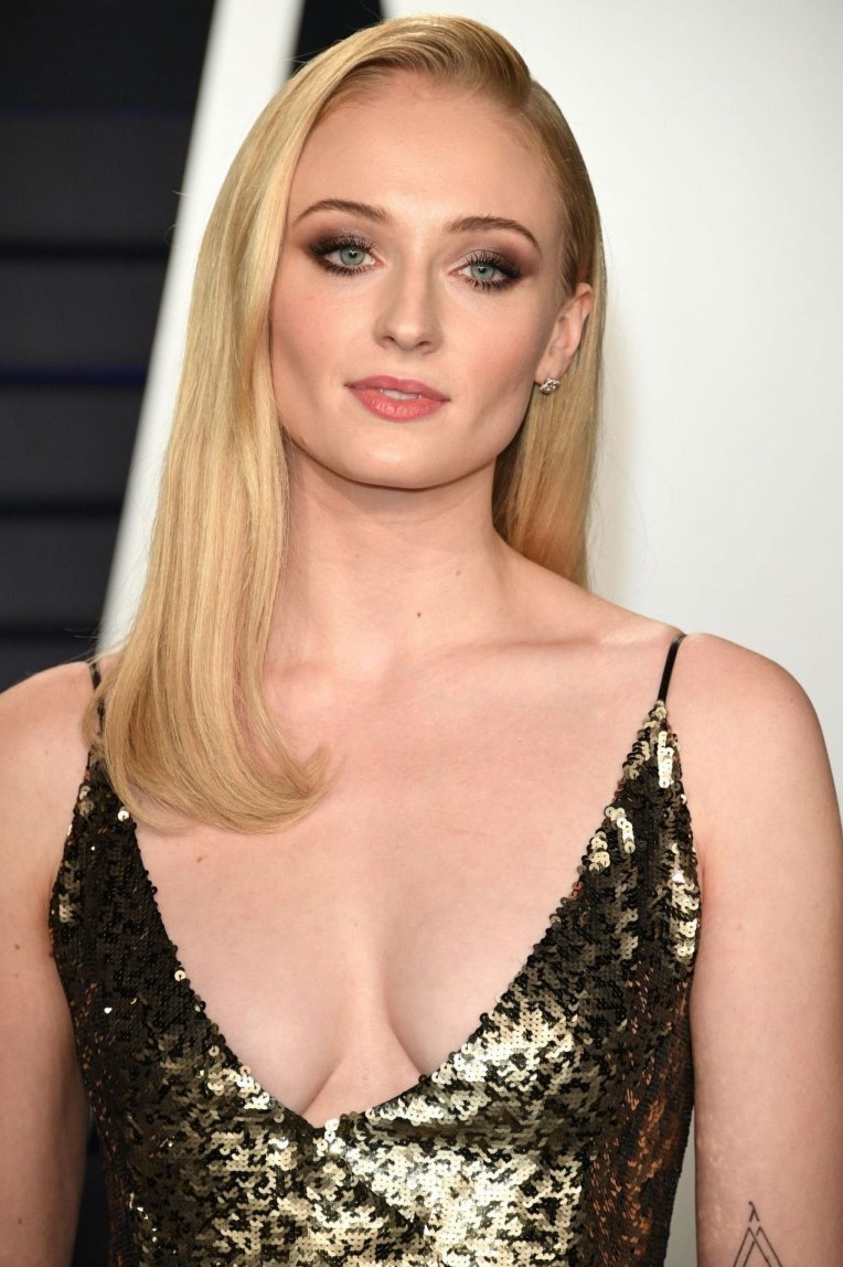 Sophie Turner  nude photo
