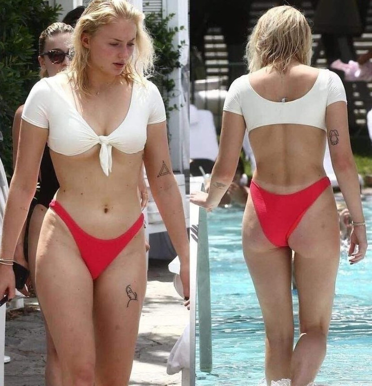 Sophie Turner Bikini Sexy Body Hot Celebrity  nude photo