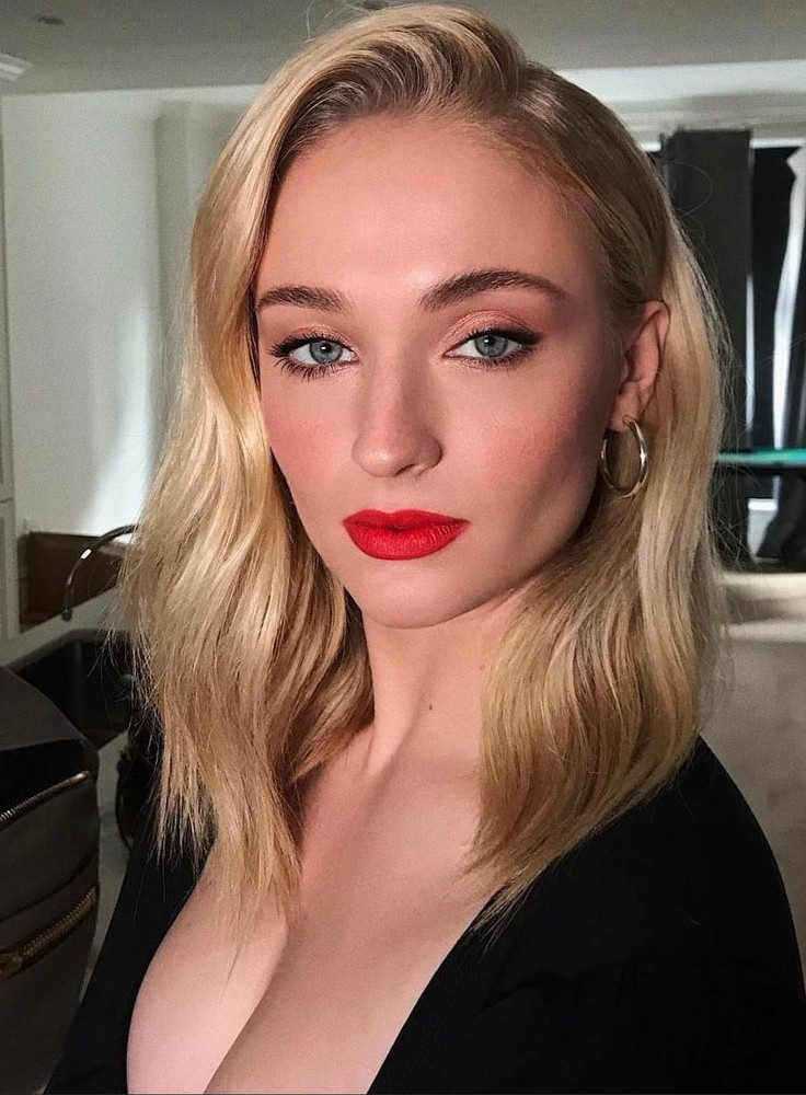Sophie Turner Gorgeous Actress  nude photo