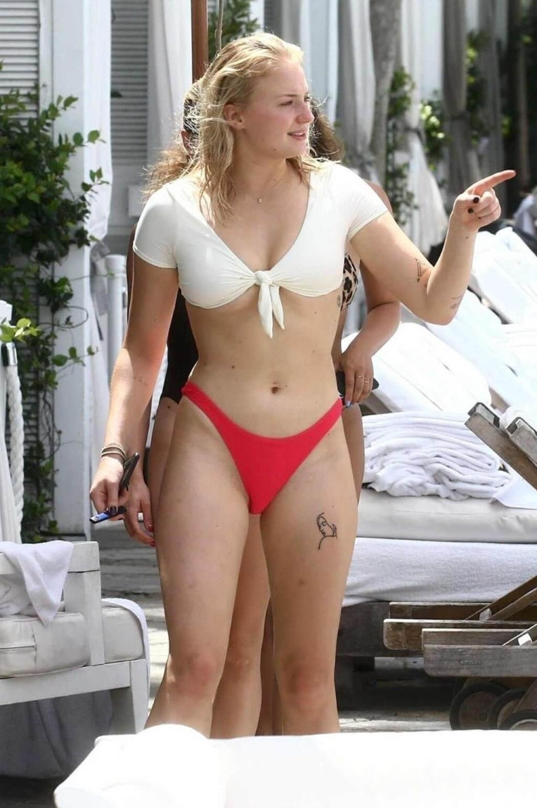 Sophie Turner Hot Celebrity Bikini  nude photo