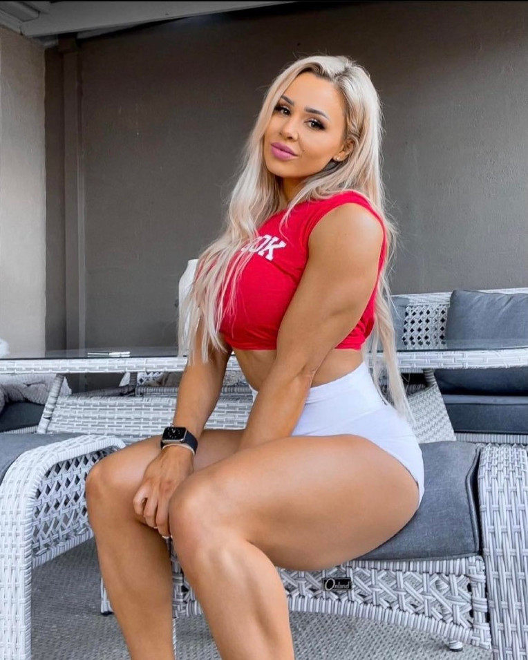 Stephanie Sanzo  nude photo