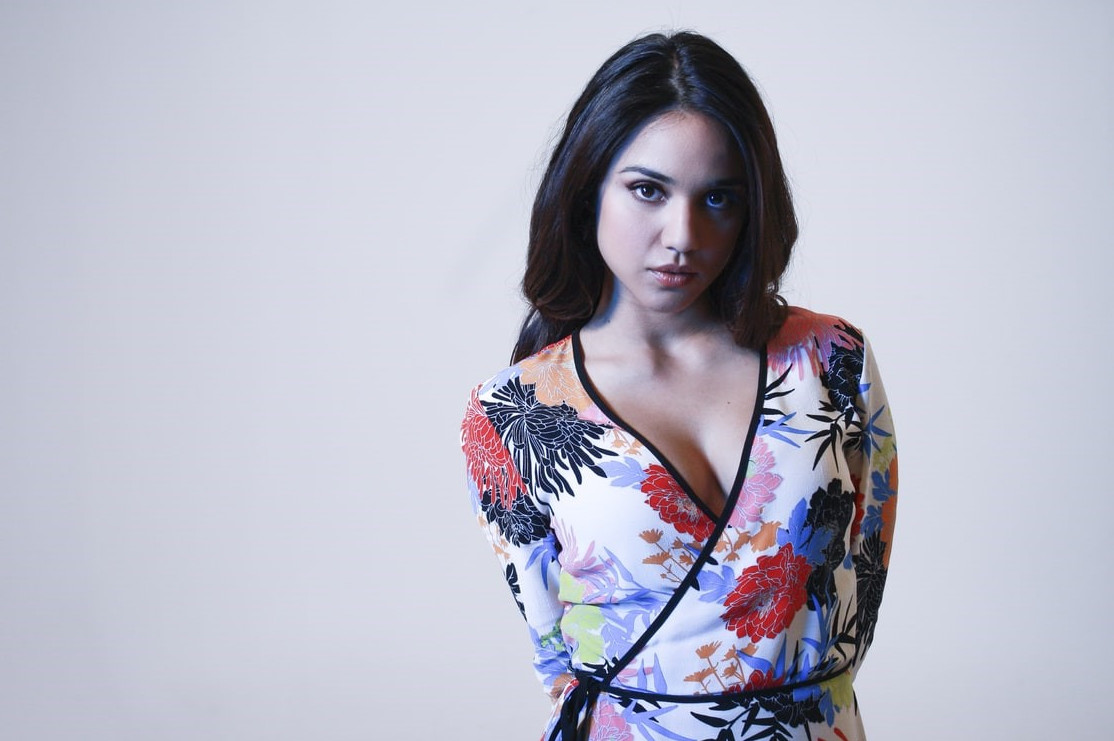 Summer Bishil  nude photo