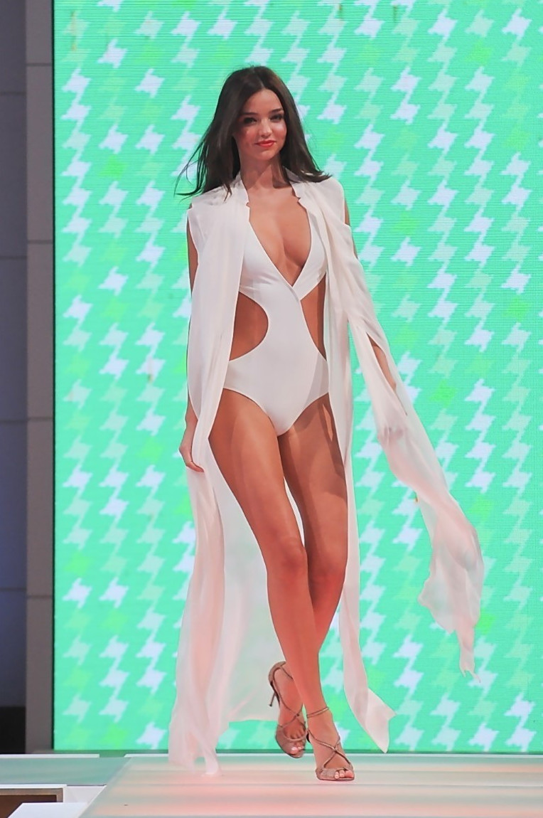 Supermodel Miranda Kerr  nude photo