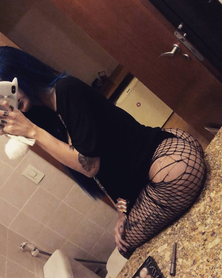 Tati Zaqui  nude photo