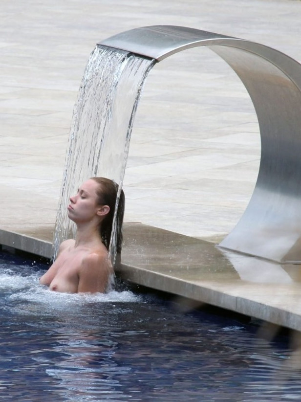 Una Healy Topless Hot Boobs  nude photo