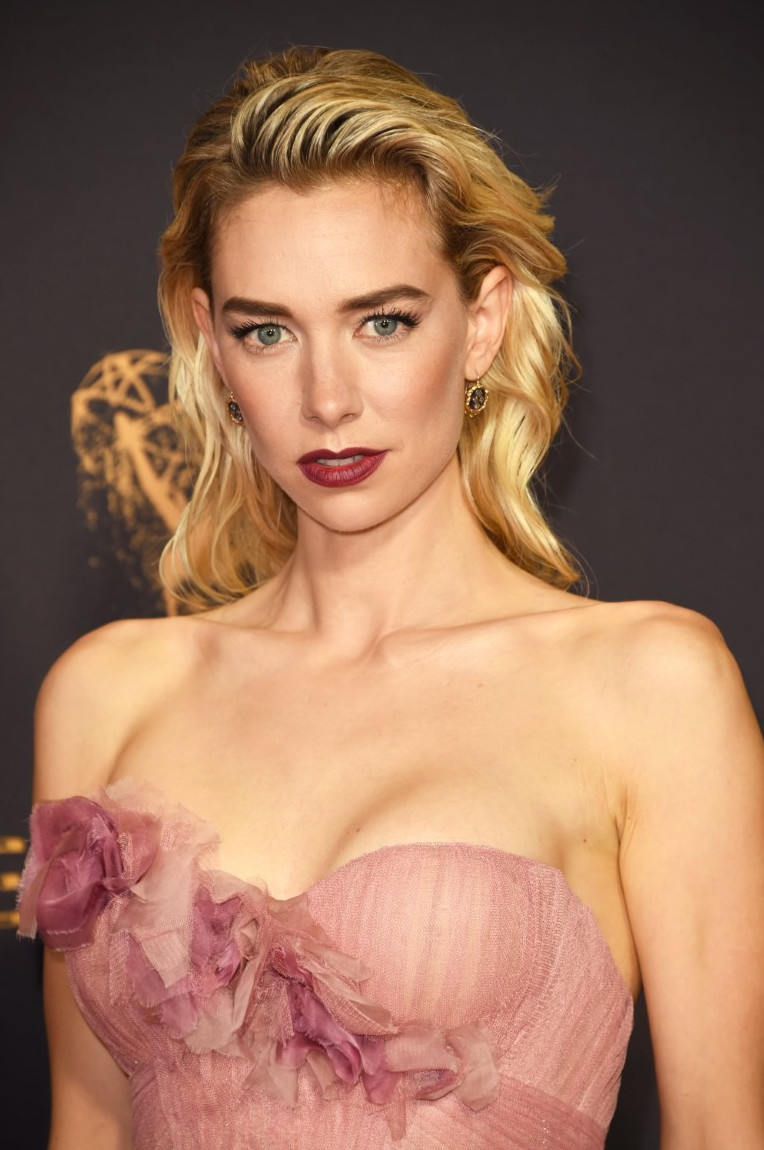 Vanessa Kirby nude photo