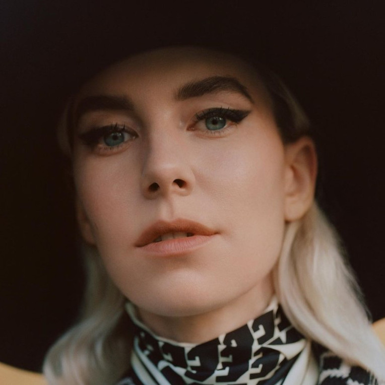 Vanessa Kirby  nude photo