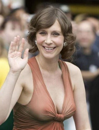 Vera Farmiga  nude photo