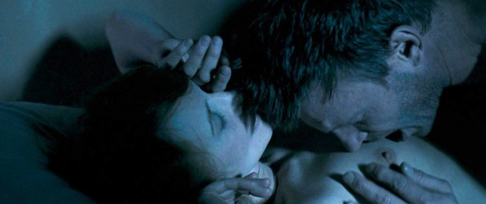 Vera Farmiga Braless Hot Boobs Scene  nude photo