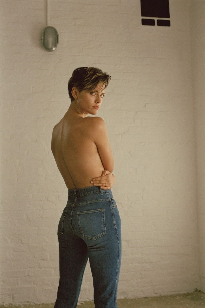 Wallis Day  nude photo