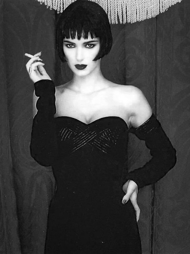 Winona Ryder  nude photo