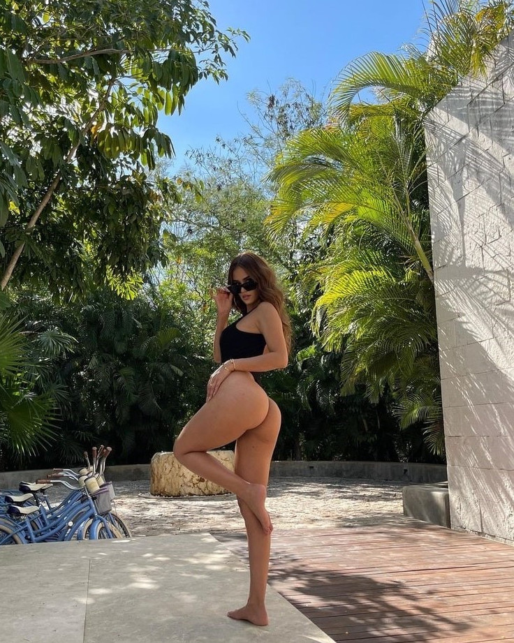 Yanet Garcia  nude photo