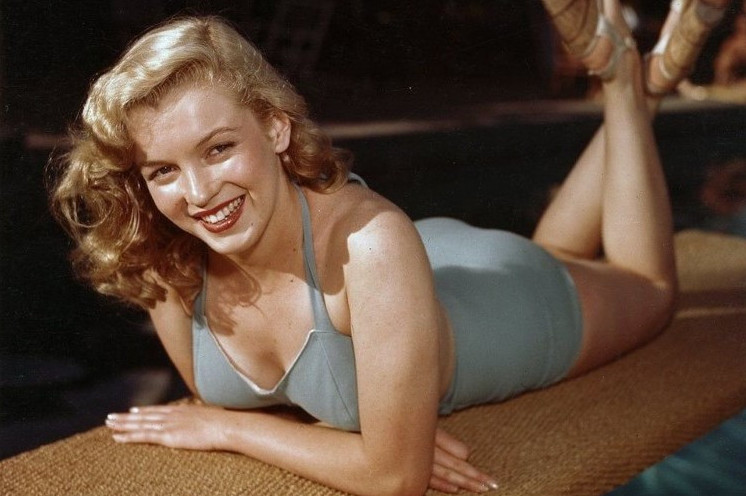 Young Marilyn Monroe  nude photo