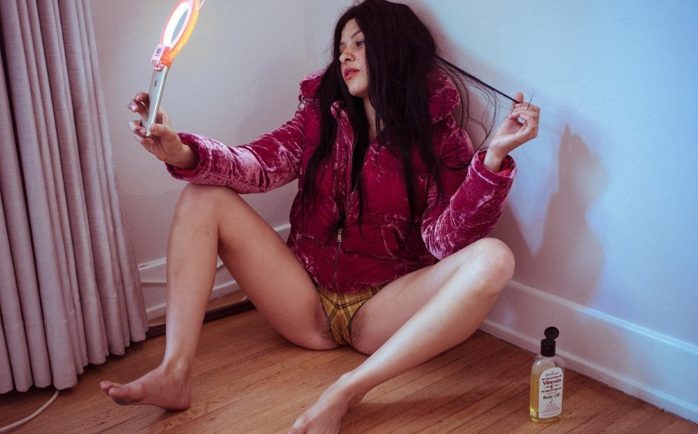 Alia Shawkat  nude photo