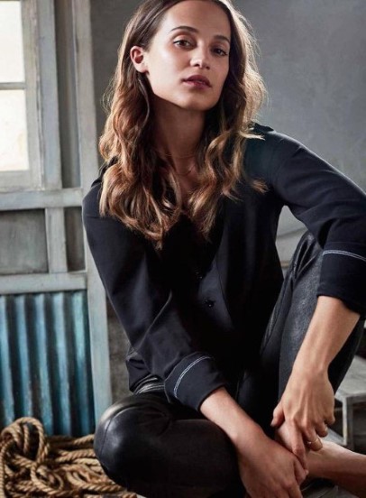 Alicia Vikander Amazing Beauty  nude photo