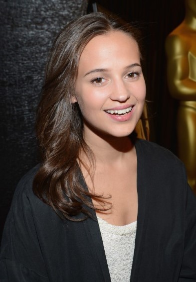 Alicia Vikander Black And Yellow  nude photo