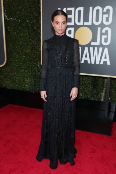 Alicia Vikander Golden Globes  nude photo