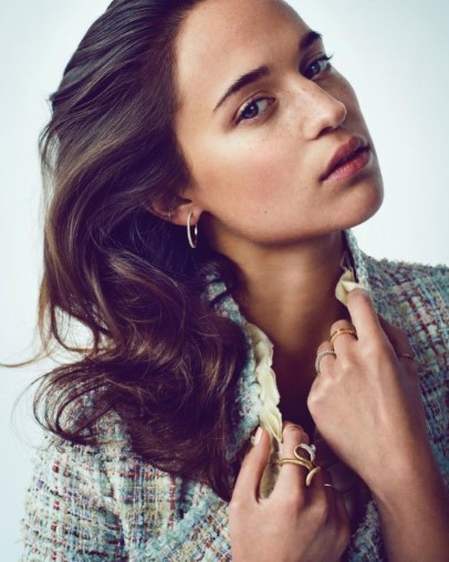 Alicia Vikander Head Tilted  nude photo