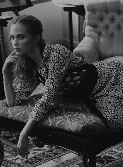Alicia Vikander  nude photo
