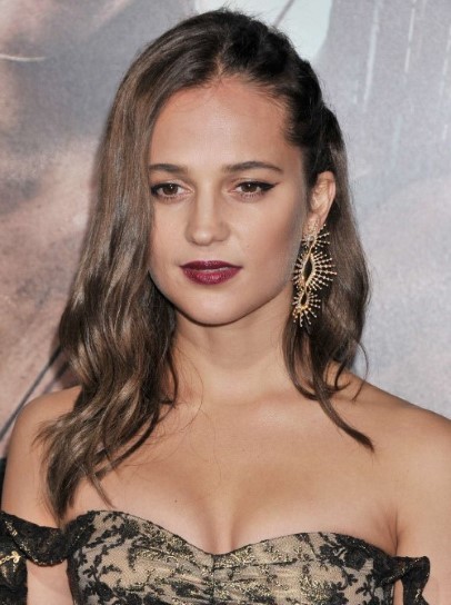 Beautiful actress Alicia Vikander cleavage  nude photo