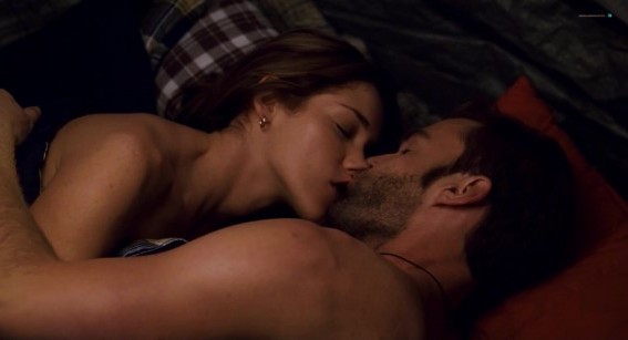 Carly Craig  nude photo