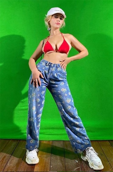 Caylee Cowan  nude photo