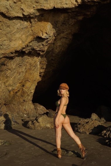 Caylee Cowan  nude photo