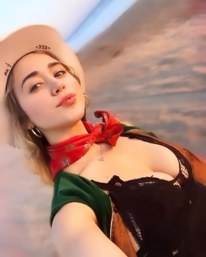 Caylee Cowan  nude photo