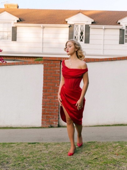 Caylee Cowan  nude photo