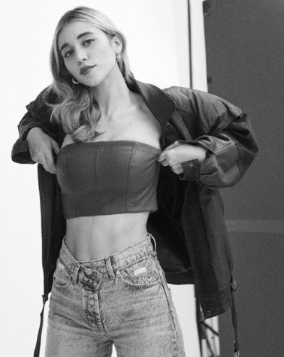 Caylee Cowan  nude photo