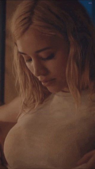 Caylee Cowan  nude photo