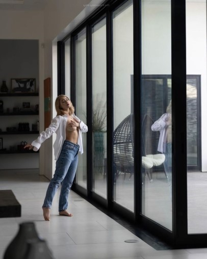 Caylee Cowan  nude photo