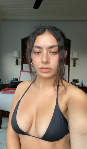 Charli XCX  nude photo