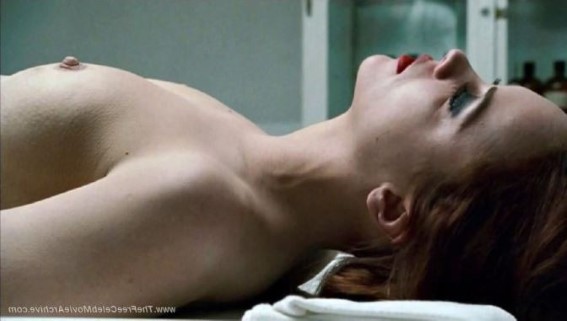 Christina Ricci  nude photo
