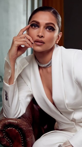 Deepika Padukone nude photo