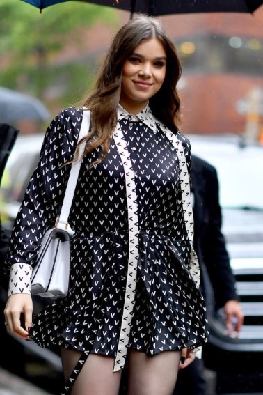 Hailee Steinfeld  nude photo