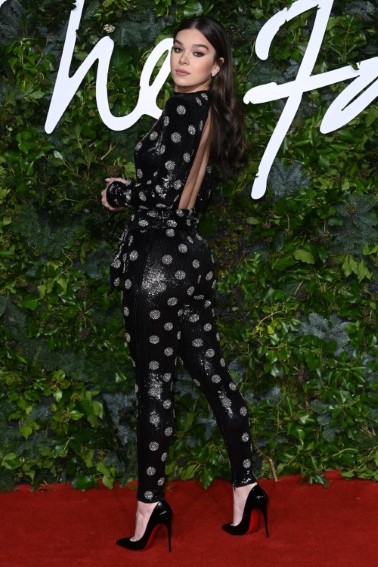 Hailee Steinfeld  nude photo