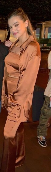 Hailee Steinfeld  nude photo