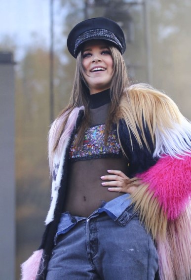 Hailee Steinfeld  nude photo