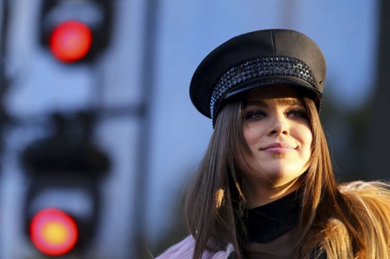 Hailee Steinfeld  nude photo