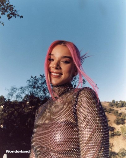 Hailee Steinfeld  nude photo