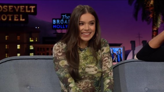 Hailee Steinfeld  nude photo