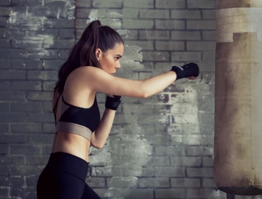 Hailee Steinfeld  nude photo