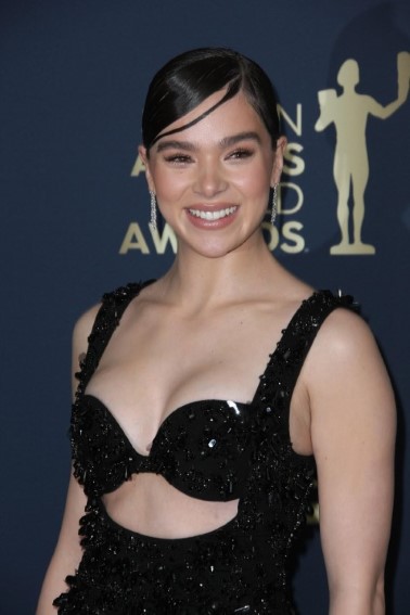 Hailee Steinfeld  nude photo