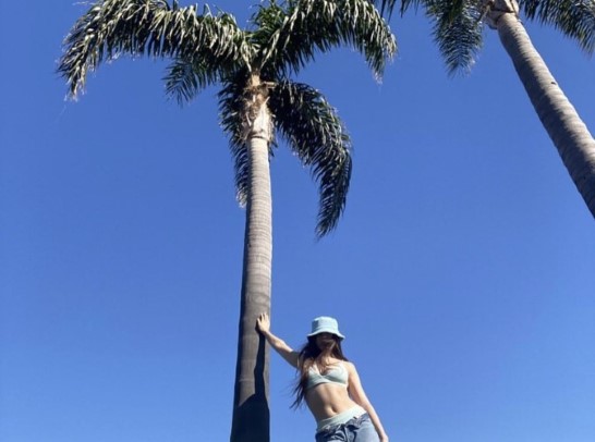 Hailee Steinfeld  nude photo