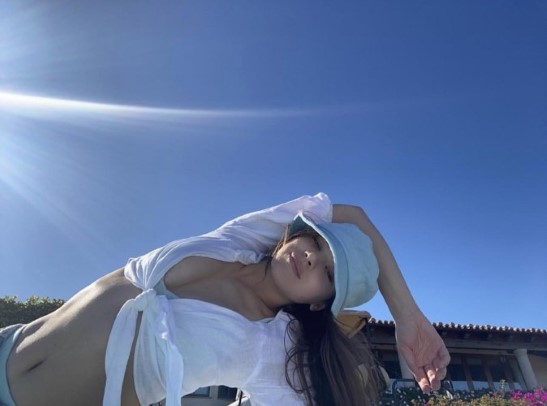 Hailee Steinfeld  nude photo