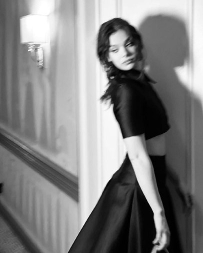 Hailee Steinfeld  nude photo