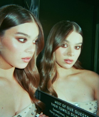 Hailee Steinfeld  nude photo